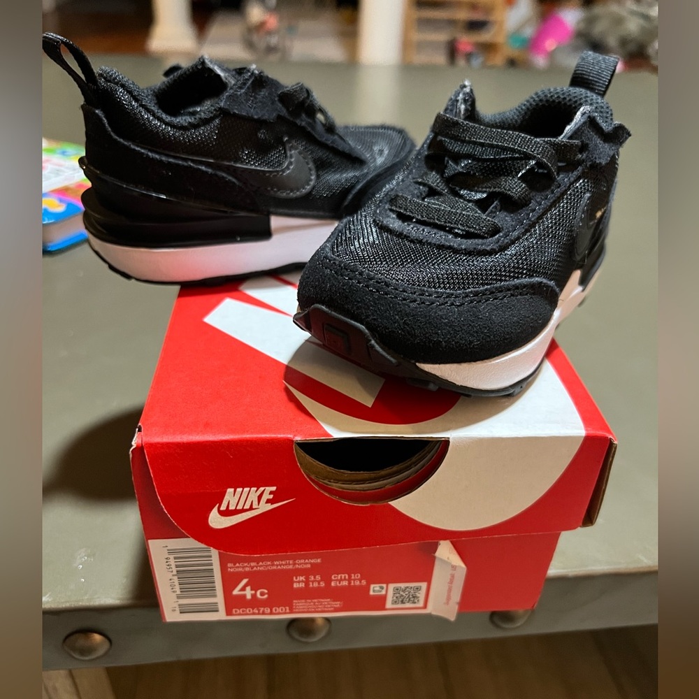 NIB Nike Waffle One (TD) Size 4C